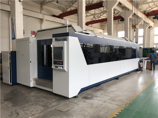 স্টেইনলেস স্টীল জন্য চীন থেকে 2000w CNC ধাতু ফাইবার লেজার কাটিয়া মেশিন