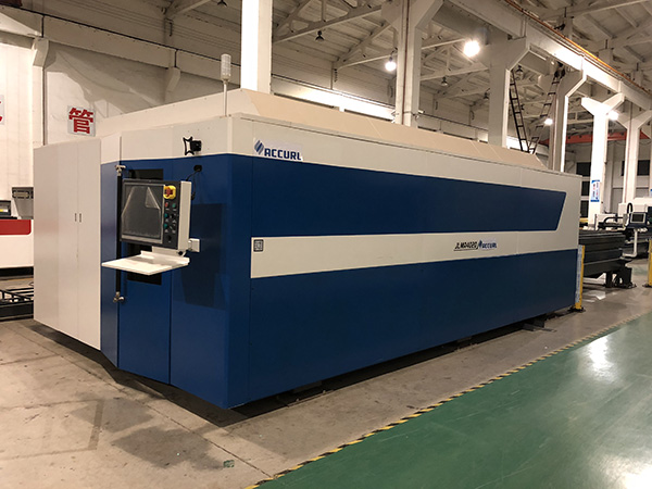 সম্পূর্ণ বন্ধ প্লেট চ্যাঞ্জার ফাইবার লেসার পাইপ এবং শীট মেটাল কাটন মেশিন